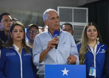 Con más del 70% de votos escrutados, Nasralla se mantiene ligeramente por sobre Asfura en las elecciones presidenciales de Honduras