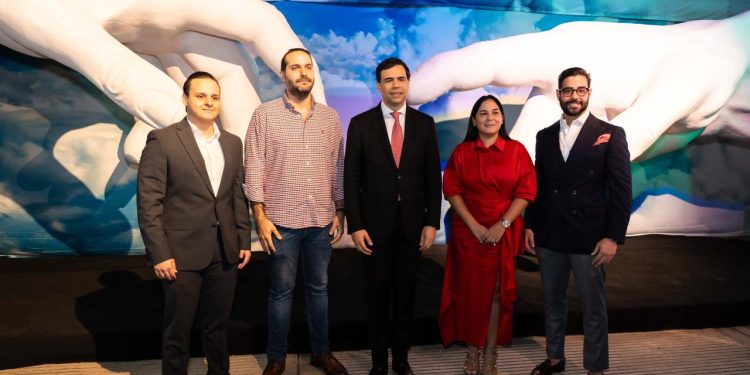 Reconocido artista plástico presenta obra titulada “Miguel Ángel en Vivo: Real + Inmersivo”