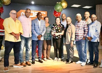 Círculo de Reporteros Gráficos de TV reconoce a Claudia Rodríguez por su destacada trayectoria periodística