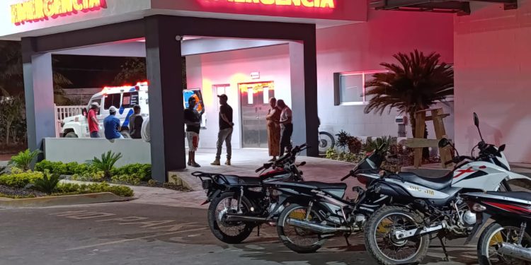 Ocho estudiantes hospitalizados en Sabana de la Mar tras inhalar sustancia en vaper