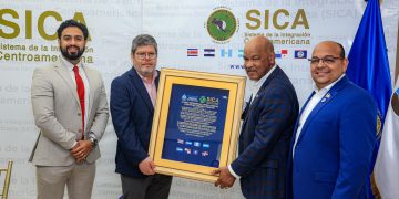 FOCARD -APS reconoce a Wellington Arnaud, director del INAPA