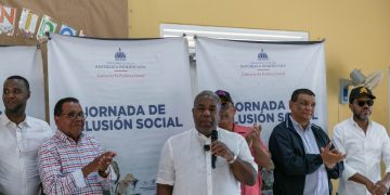 Tony Peña y el Gabinete de Política Social llegan a comunidades fronterizas de difícil acceso con respaldo de líderes comunitarios y la gobernadora Severina Gil
