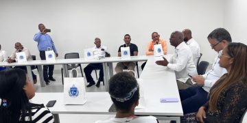 Rector de UNISNORTE recibe visita de destacados líderes cristianos del municipio