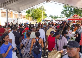 Inespre lleva sus ofertas del Programa Grandes Ferias de Productores a residentes de San Cristóbal