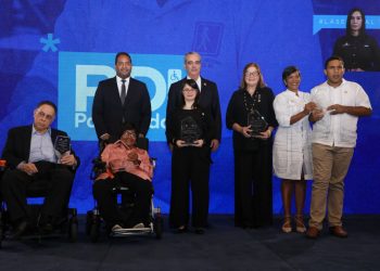 Abinader y CONADIS entregan reconocimientos en el marco de la Semana de la Discapacidad