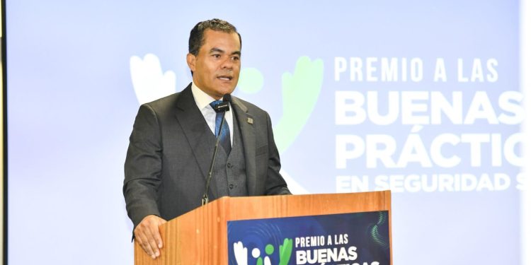 DIDA objeta la Resolución 624-05 de Contrato Póliza del Consejo Nacional de Seguridad Social por violar derechos de los afiliados y la Constitución de RD