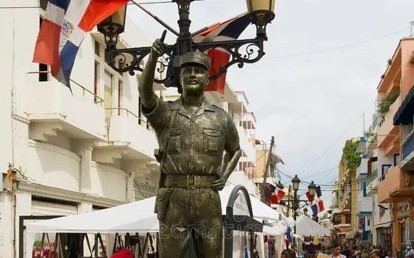 Coordinadora Popular Llama a la población del Gran Santo Domingo a bajar para la estatua del coronel Caamaño en el Parque Independencia este miércoles 10 de diciembre