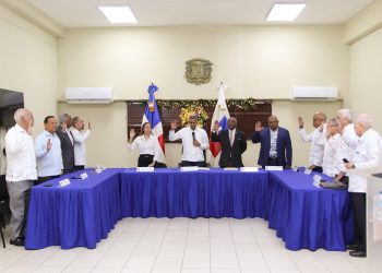 INPOSDOM rescata su historia: juramenta comisión de alto nivel para conmemorar 175 años del servicio postal