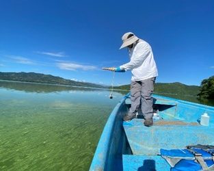 Sigue en curso investigación de Medio Ambiente sobre la coloración verde del agua en la presa de Hatillo