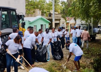 CAASD recolecta toneladas desechos en jornada de limpieza de cañadas en el GSD