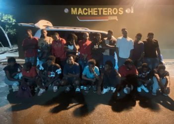 Ejército detiene dos vehículos y rescata menor dominicano durante operativos contra la migración irregular en Ámina