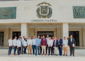 Diputado José del Carmen Montero encabeza junto a alcaldes y directores de Barahona la jornada "Diputados por un día
