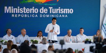 David Collado inaugura en Bayahíbe moderno estacionamiento para más de 270 vehículos de motor