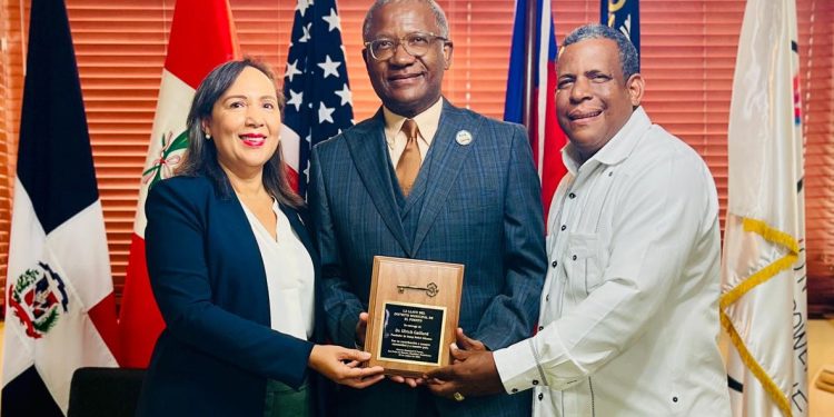 Reconocen a Ulrick Gaillard por 28 años de entrega humanitaria en RD