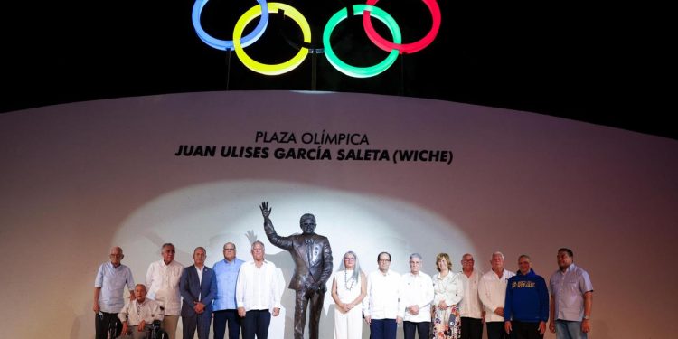 Fundación Juan Ulises García Saleta, inaugura plaza olímpica en honor al padre del olimpismo