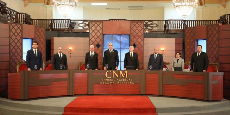 Abinader convoca al CNM para continuar selección postulantes de SCJ