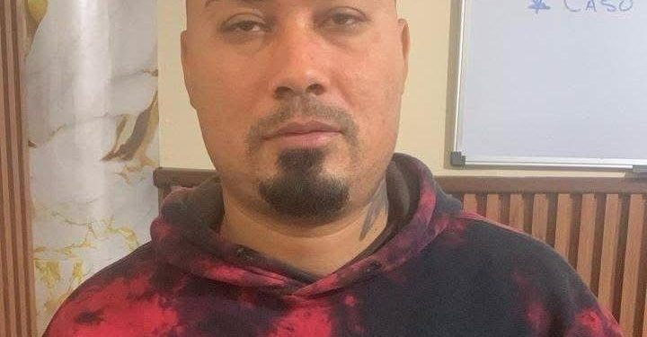 Se entrega hombre acusado de muerte de joven en Azua