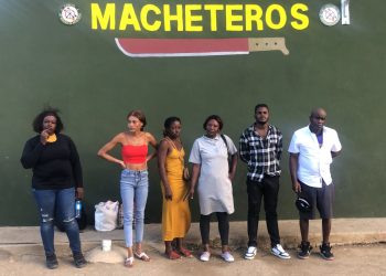 Detienen conductor con haitianos indocumentados en Mao