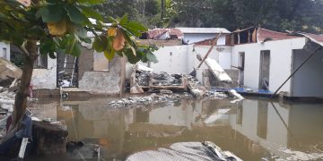 Coraasan resarcirá daños a viviendas tras avería en tubería Sabana Iglesia
