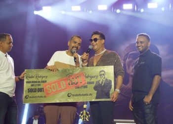 Raulín Rodríguez desborda emociones en dos noches históricas para la bachata en la Gran Arena del Cibao