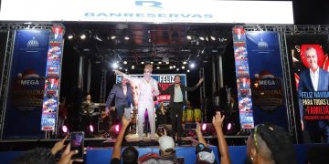 La Super Ultra Mega Parranda de la Capital desbordó de música, alegría y dominicanidad el Malecón de Santo Domingo