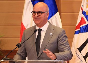 70% califica a Igor Rodríguez como un funcionario eficiente según encuesta