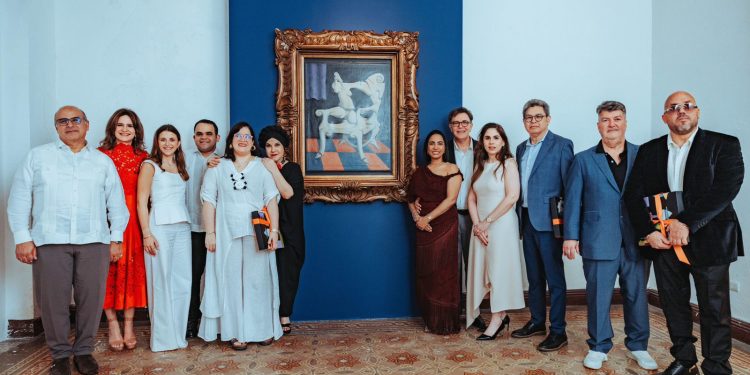 Delegación del Tate Modern de Londres conoce la obra de Iván Tovar en recepción encabezada por Héctor José Rizek y Bethania Guerrero de Rizek
