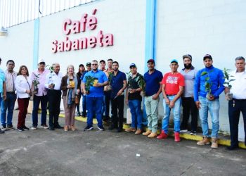 Hecmilio Galván recorre la Sierra de San José de Las Matas promoviendo la agroecología y el agroturismo