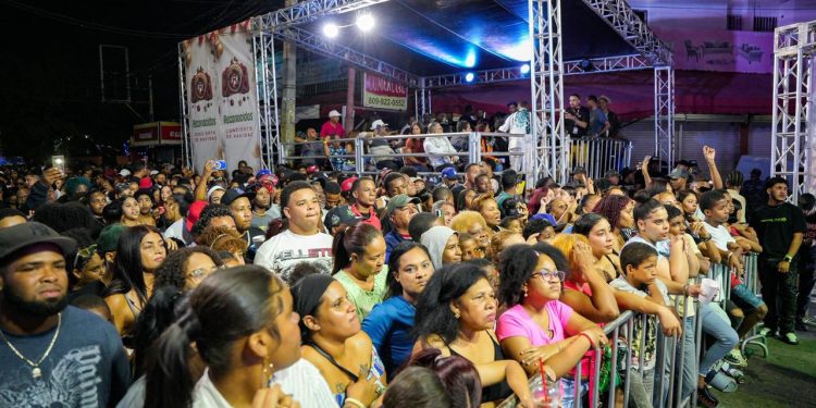 El Concierto Navideño de Reconocidos.net desbordó el entusiasmo en Herrera