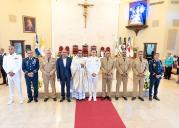 UNADE celebra su 22 aniversario con solemne misa y reconocimiento a sus autoridades