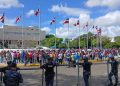 Dirigentes PRM marchan frente al Congreso en contra de la indexación salarial