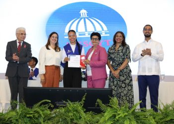 RD gradúa 20,000 jóvenes del Programa de Inglés de Inmersión 2025: “La educación transforma vidas”, afirma García Fermín