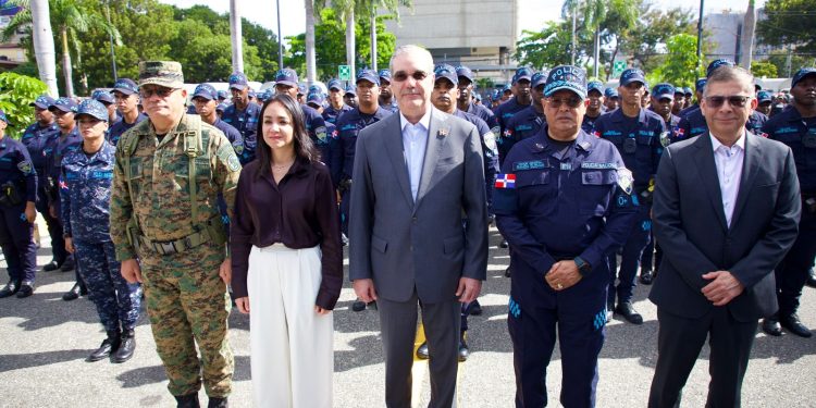 Presidente Abinader pone en marcha “Navidad con Garantía de Paz 2.0” con despliegue de cerca de 28,000 agentes para reforzar la tranquilidad y la convivencia en todo el país