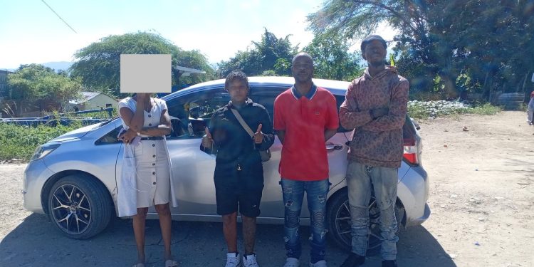 Ciudadana canadiense detenida por transportar a dos haitianos en condición migratoria irregular en Elías Piña