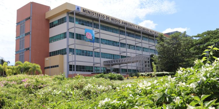 Medio Ambiente informa sobre fallecimiento de excursionista en ruta hacia el Pico Duarte