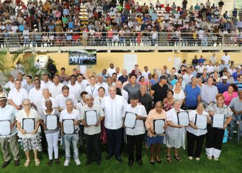 Gobierno entrega más 1000 títulos de propiedad en el sector de Pueblo Nuevo