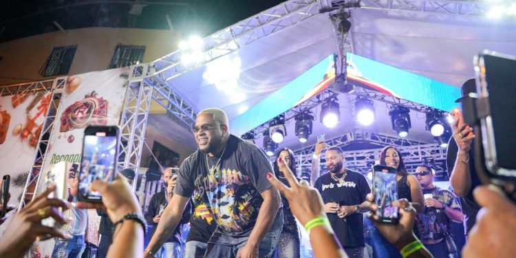 Haina vibra con multitudinario Concierto de Navidad de Reconocidos