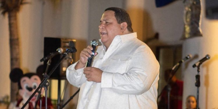 La brisa navideña llega a Azua con pago de regalía y celebraciones festivas