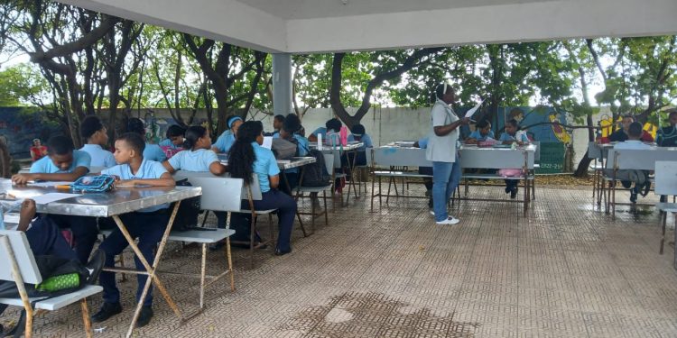 Liceo Pura Rijo de Rivera anuncia docencia virtual por falta de aulas, deterioro y reclama la finalización de la escuela “La Planta”