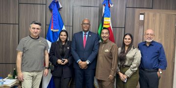 Hermandad de Veteranos recibe delegación internacional para impulsar agenda de cooperación