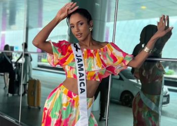 Miss Jamaica resultó con una fractura y hemorragia intracraneal tras grave caída en Miss Universo