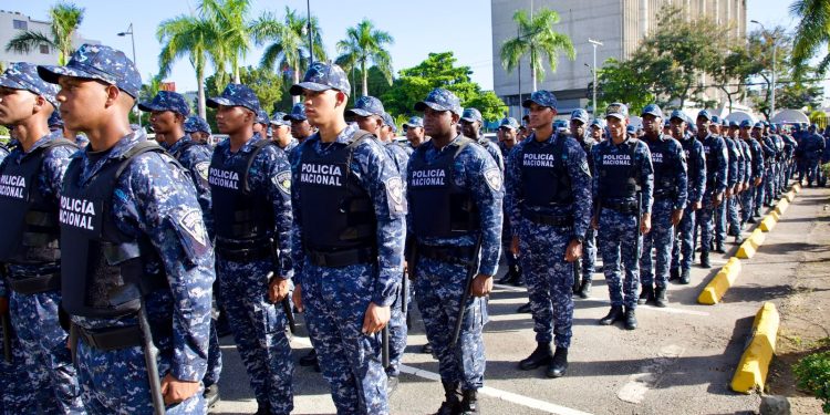 Policía Nacional apresa 51 personas en las últimas 24 horas por homicidio, robo, asaltos, órdenes de arresto y recuperación de vehículos