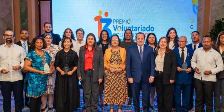 Ministro Paliza encabeza Premio Nacional Voluntariado Solidario 2025