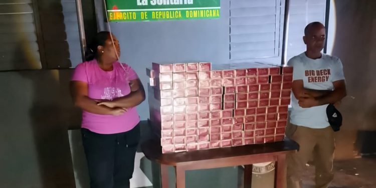 Ocupan más de 44,000 cigarrillos ilícitos y detiene a dos personas en operativo en La Solitaria, Montecristi