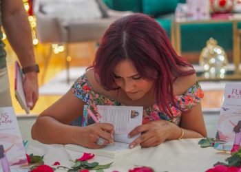 Libro “Fuerzas para mujeres Solas” celebra la autenticidad y el amor propio