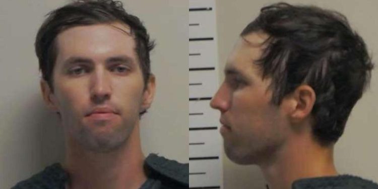 El acusado de asesinar a Charlie Kirk comparece por primera vez en persona ante el tribunal de Utah