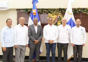 INPOSDOM rescata su historia: juramenta comisión de alto nivel para conmemorar 175 años del servicio postal