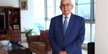 Abinader instruye crear comisión para mayores controles en SeNaSa y designará a Arismendi Díaz Santana para coordinarla