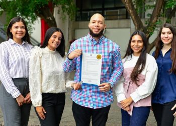 Egresados del INTEC obtienen patente con dispositivo electrónico para niños con discapacidad auditiva