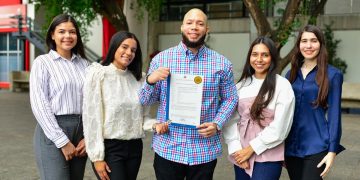 Egresados del INTEC obtienen patente con dispositivo electrónico para niños con discapacidad auditiva